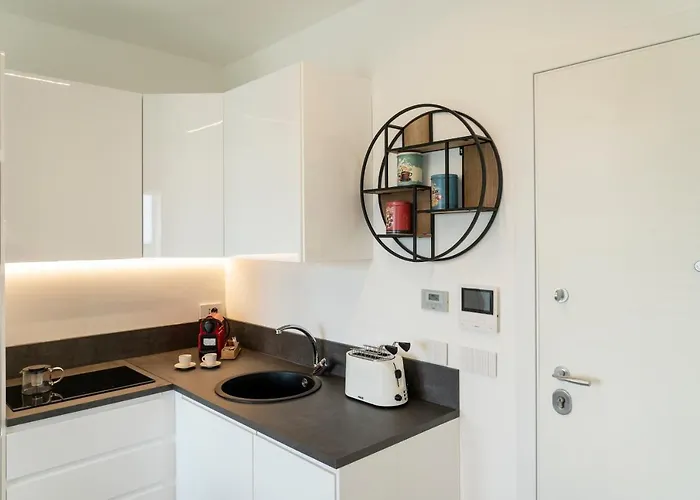 Gentile 46 Blu Luxury Flat דירה *