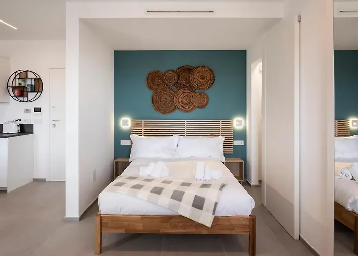 Gentile 46 Blu Luxury Flat *